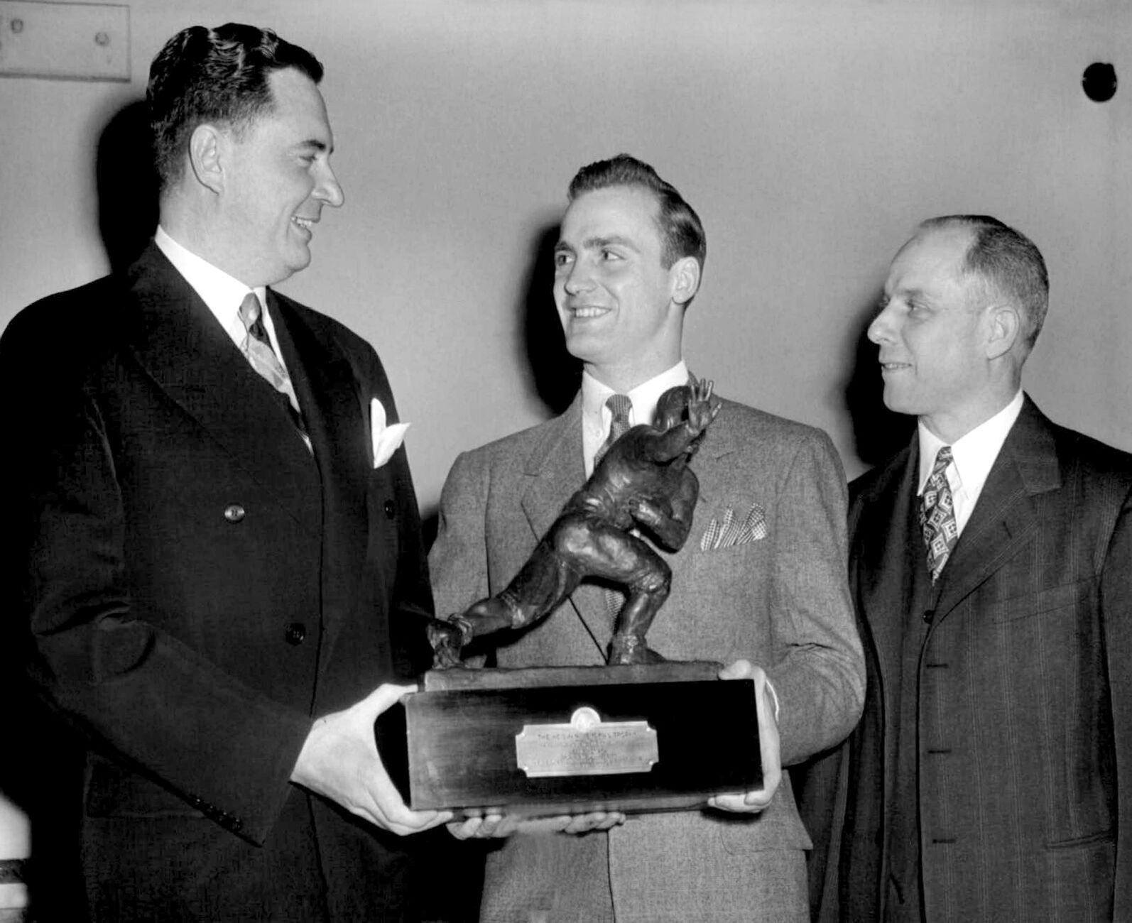1944: Ohio State quarterback Leslie Horvath wins Heisman Trophy